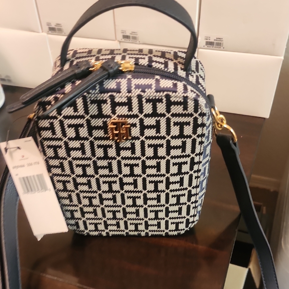 Stylish Navy and White Handbag